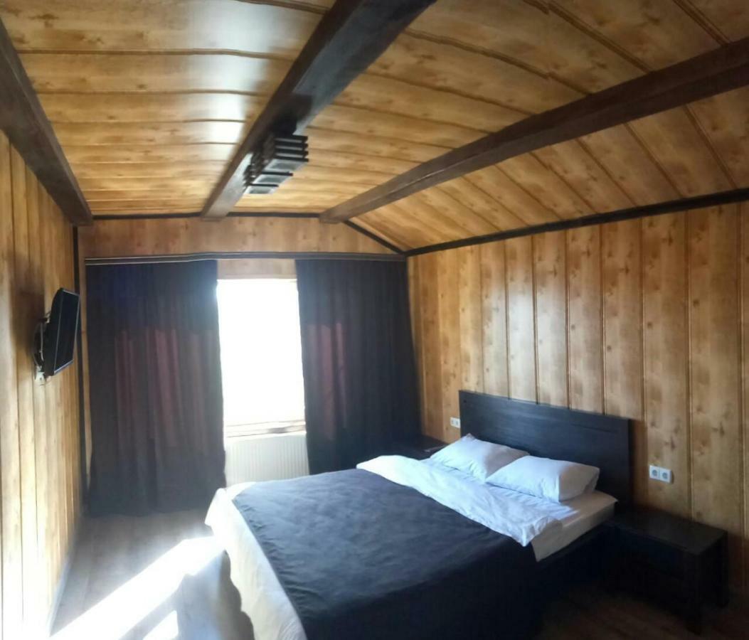 Royal House Villa Камианец-Подилский Екстериор снимка
