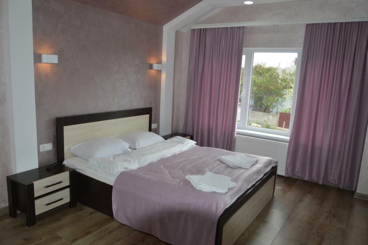 Royal House Villa Камианец-Подилский Екстериор снимка